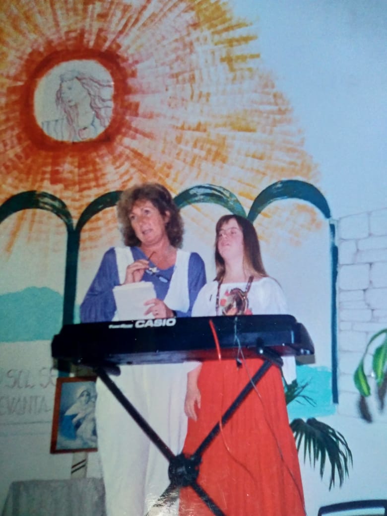 Maria Rita Xisto e a filha Andressa Xisto (SD), primeira apresentação da classe especial (1997)